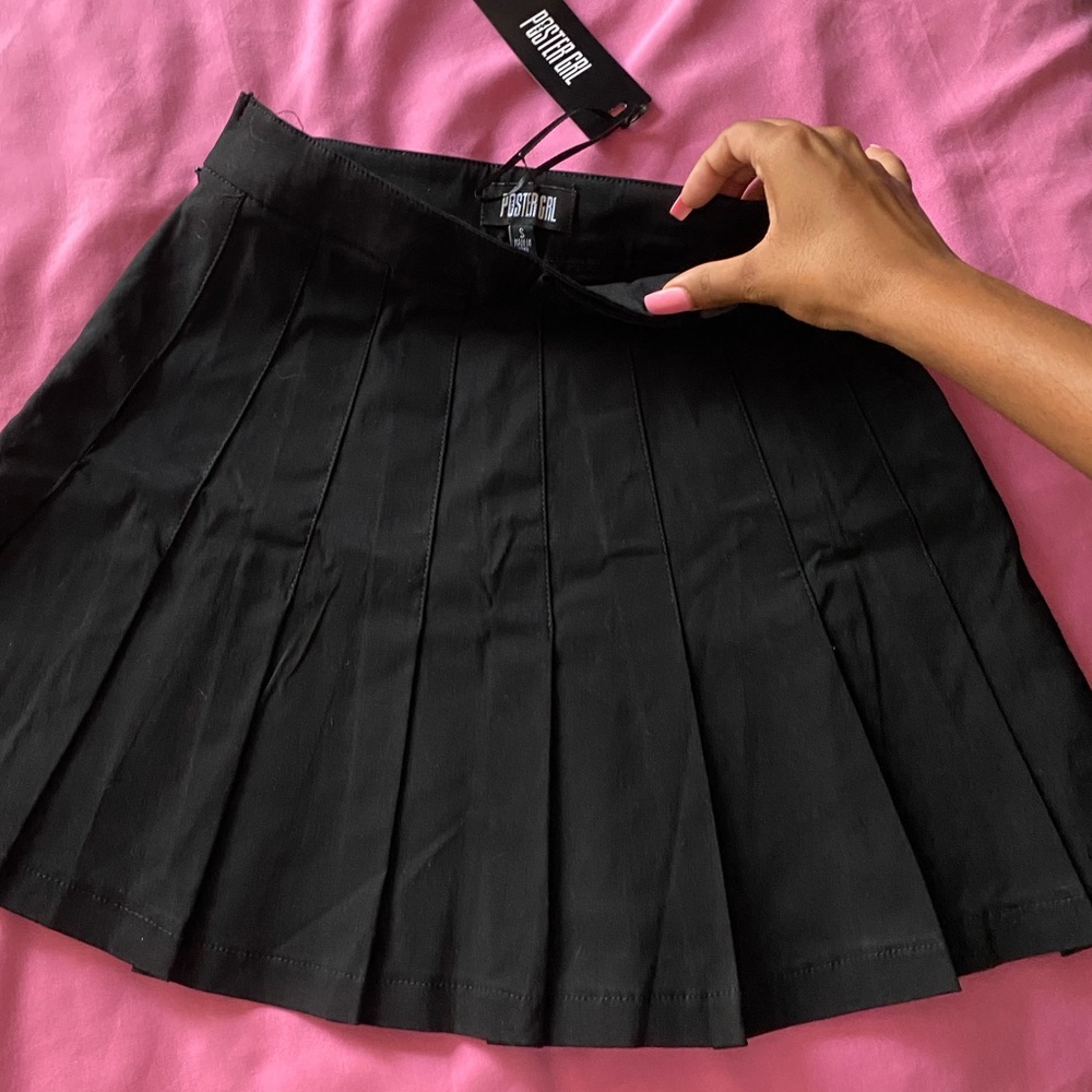Poster girl- Black pleated mini skirt
